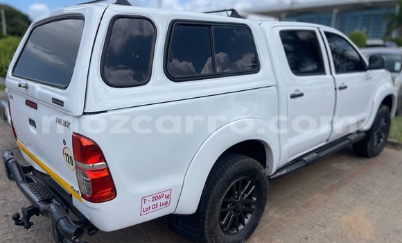 Nunua Ilio tumika Toyota Hilux Nyeupe Gari ndani ya Maputo nchini Maputo Nunua Ilio tumika Toyota Hilux Nyeupe Gari ndani ya Maputo nchini Maputo