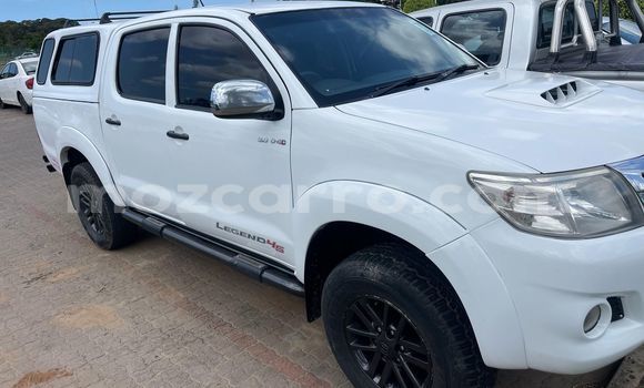 Nunua Ilio tumika Toyota Hilux Nyeupe Gari ndani ya Maputo nchini Maputo Nunua Ilio tumika Toyota Hilux Nyeupe Gari ndani ya Maputo nchini Maputo