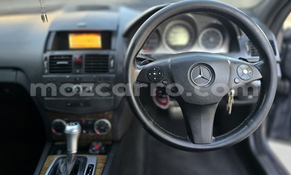 Comprar Usado Mercedes‒Benz C-Class Branco Carro em Maputo em Maputo Comprar Usado Mercedes‒Benz C-Class Branco Carro em Maputo em Maputo