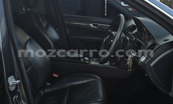 Comprar Usado Mercedes‒Benz C-Class Branco Carro em Maputo em Maputo Comprar Usado Mercedes‒Benz C-Class Branco Carro em Maputo em Maputo