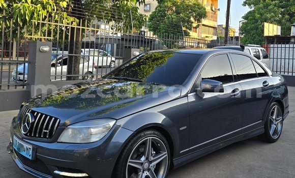 Comprar Usado Mercedes‒Benz C-Class Branco Carro em Maputo em Maputo Comprar Usado Mercedes‒Benz C-Class Branco Carro em Maputo em Maputo
