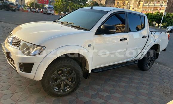 Nunua Ilio tumika Mitsubishi L200 Nyeupe Gari ndani ya Maputo nchini Maputo Nunua Ilio tumika Mitsubishi L200 Nyeupe Gari ndani ya Maputo nchini Maputo