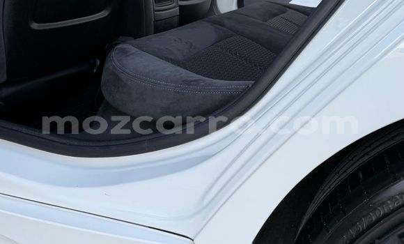 Comprar Novo BMW 1-Series Branco Carro em Maputo em Maputo Comprar Novo BMW 1-Series Branco Carro em Maputo em Maputo