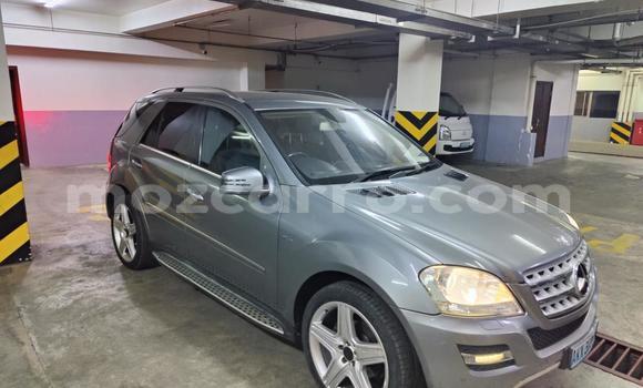 Nunua Ilio tumika Mercedes‒Benz ML-Class Fedha Gari ndani ya Maputo nchini Maputo Nunua Ilio tumika Mercedes‒Benz ML-Class Fedha Gari ndani ya Maputo nchini Maputo