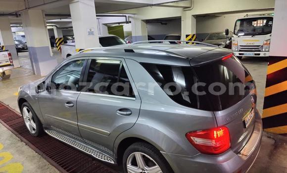 Nunua Ilio tumika Mercedes‒Benz ML-Class Fedha Gari ndani ya Maputo nchini Maputo Nunua Ilio tumika Mercedes‒Benz ML-Class Fedha Gari ndani ya Maputo nchini Maputo