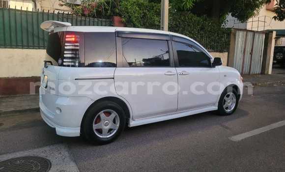 Tenga Tsaru Toyota Sienta Chena Mota in Maputo in Maputo
