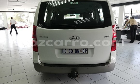 Buy Used Hyundai H1 White Car in Maputo in Maputo Buy Used Hyundai H1 White Car in Maputo in Maputo