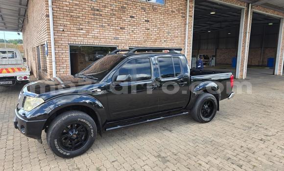 Nunua Ilio tumika Nissan Navara Nyeusi Gari ndani ya Maputo nchini Maputo