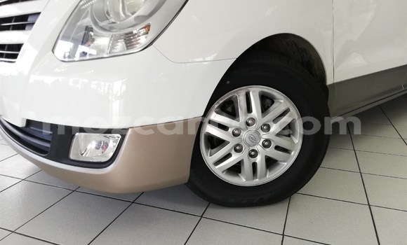 Buy Used Hyundai H1 White Car in Maputo in Maputo Buy Used Hyundai H1 White Car in Maputo in Maputo
