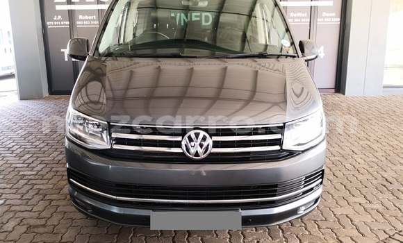 Comprar Usado Volkswagen Caravelle Prata Carro em Maputo em Maputo Comprar Usado Volkswagen Caravelle Prata Carro em Maputo em Maputo