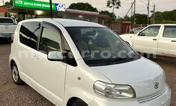 Buy Used Toyota Porte White Car in Maputo in Maputo Buy Used Toyota Porte White Car in Maputo in Maputo