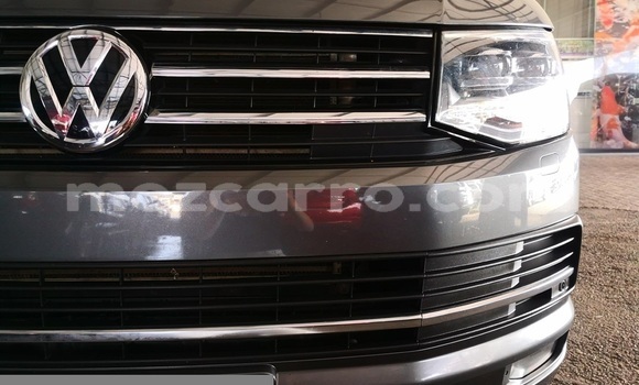 Comprar Usado Volkswagen Caravelle Prata Carro em Maputo em Maputo Comprar Usado Volkswagen Caravelle Prata Carro em Maputo em Maputo