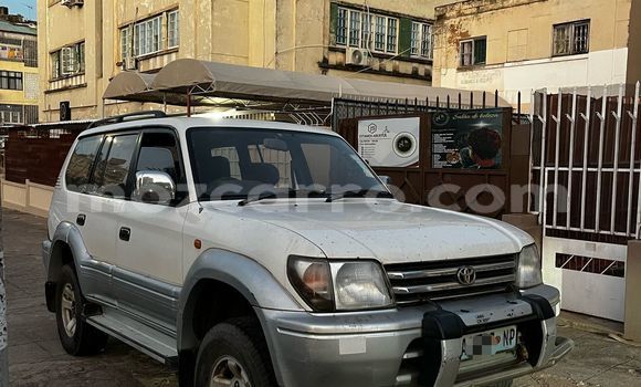 Buy Used Toyota Land Cruiser Prado White Car in Maputo in Maputo Buy Used Toyota Land Cruiser Prado White Car in Maputo in Maputo