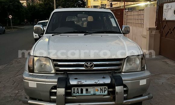 Buy Used Toyota Land Cruiser Prado White Car in Maputo in Maputo Buy Used Toyota Land Cruiser Prado White Car in Maputo in Maputo