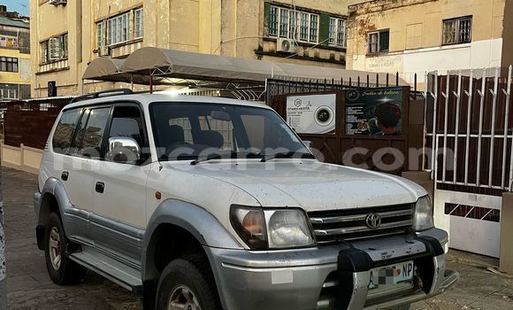 Buy Used Toyota Land Cruiser Prado White Car in Maputo in Maputo Buy Used Toyota Land Cruiser Prado White Car in Maputo in Maputo