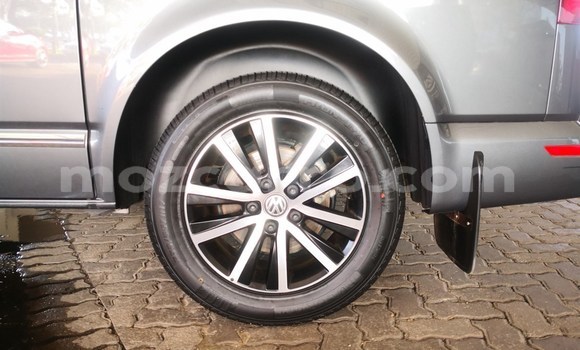 Comprar Usado Volkswagen Caravelle Prata Carro em Maputo em Maputo Comprar Usado Volkswagen Caravelle Prata Carro em Maputo em Maputo
