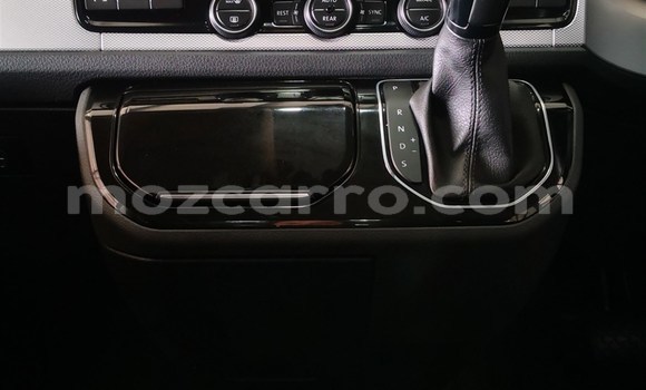 Comprar Usado Volkswagen Caravelle Prata Carro em Maputo em Maputo Comprar Usado Volkswagen Caravelle Prata Carro em Maputo em Maputo