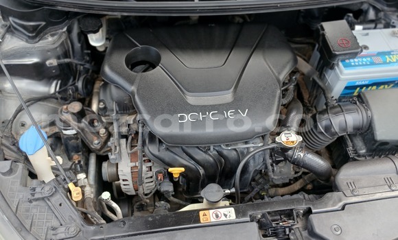 Comprar Usado BMW 3-Series Vermelho Carro em Maputo em Maputo Comprar Usado BMW 3-Series Vermelho Carro em Maputo em Maputo