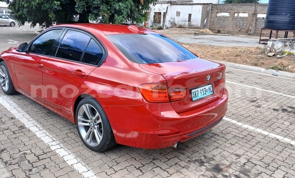 Comprar Usado BMW 3-Series Vermelho Carro em Maputo em Maputo Comprar Usado BMW 3-Series Vermelho Carro em Maputo em Maputo
