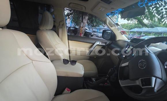Nunua Ilio tumika Toyota Land Cruiser Prado Nyeusi Gari ndani ya Maputo nchini Maputo Nunua Ilio tumika Toyota Land Cruiser Prado Nyeusi Gari ndani ya Maputo nchini Maputo