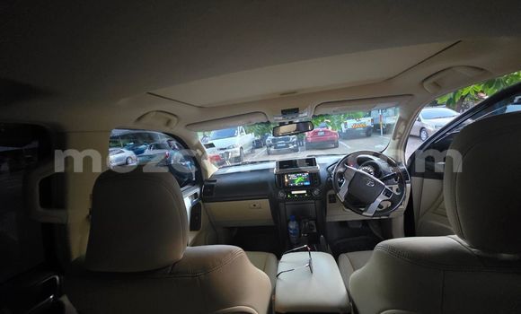 Nunua Ilio tumika Toyota Land Cruiser Prado Nyeusi Gari ndani ya Maputo nchini Maputo Nunua Ilio tumika Toyota Land Cruiser Prado Nyeusi Gari ndani ya Maputo nchini Maputo