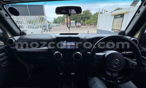 Tenga Tsaru Jeep Wrangler Zvimwe Mota in Maputo in Maputo Tenga Tsaru Jeep Wrangler Zvimwe Mota in Maputo in Maputo