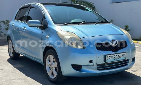 Nunua Ilio tumika Toyota Vitz Bluu Gari ndani ya Maputo nchini Maputo