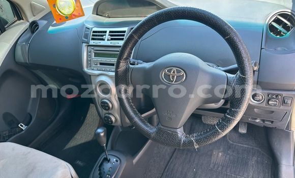 Comprar Usado Toyota Vitz Azul Carro em Maputo em Maputo Comprar Usado Toyota Vitz Azul Carro em Maputo em Maputo