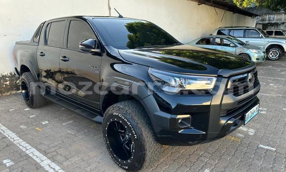 Buy Used Toyota Hilux Black Car in Maputo in Maputo