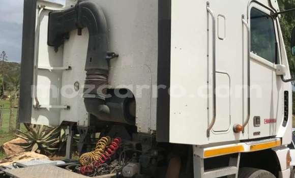 Buy Used Caterpillar 120 White Truck in Maputo in Maputo Buy Used Caterpillar 120 White Truck in Maputo in Maputo