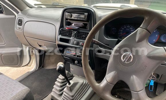 Comprar Usado Nissan Hardbody Branco Carro em Maputo em Maputo Comprar Usado Nissan Hardbody Branco Carro em Maputo em Maputo