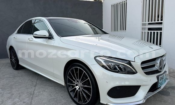 Comprar Novo Mercedes-Benz C250 coupe Branco Carro em Maputo em Maputo Comprar Novo Mercedes-Benz C250 coupe Branco Carro em Maputo em Maputo