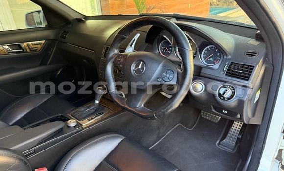 Comprar Novo Mercedes‒Benz C-Class Branco Carro em Maputo em Maputo Comprar Novo Mercedes‒Benz C-Class Branco Carro em Maputo em Maputo