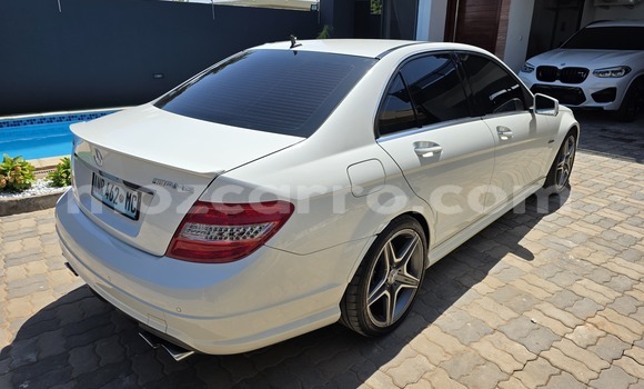 Comprar Novo Mercedes‒Benz C-Class Branco Carro em Maputo em Maputo Comprar Novo Mercedes‒Benz C-Class Branco Carro em Maputo em Maputo