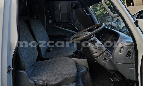 Nunua Mpya Mitsubishi Carisma Nyeupe Gari ndani ya Maputo nchini Maputo Nunua Mpya Mitsubishi Carisma Nyeupe Gari ndani ya Maputo nchini Maputo