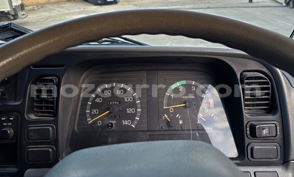 Nunua Mpya Mitsubishi Carisma Nyeupe Gari ndani ya Maputo nchini Maputo Nunua Mpya Mitsubishi Carisma Nyeupe Gari ndani ya Maputo nchini Maputo