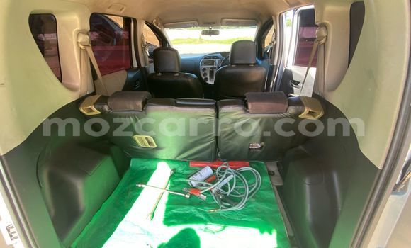 Nunua Ilio tumika Toyota Ractis Fedha Gari ndani ya Maputo nchini Maputo Nunua Ilio tumika Toyota Ractis Fedha Gari ndani ya Maputo nchini Maputo
