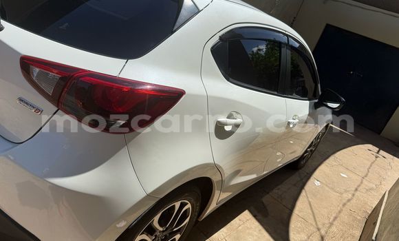 Comprar Novo Mazda Demio Branco Carro em Maputo em Maputo Comprar Novo Mazda Demio Branco Carro em Maputo em Maputo
