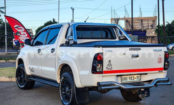 Comprar Usado Toyota Hilux Branco Carro em Maputo em Maputo Comprar Usado Toyota Hilux Branco Carro em Maputo em Maputo