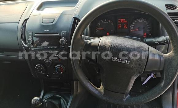 Comprar Usado Isuzu KB Vermelho Carro em Maputo em Maputo Comprar Usado Isuzu KB Vermelho Carro em Maputo em Maputo