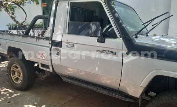 Tenga Tsaru Toyota Land Cruiser Chena Mota in Maputo in Maputo Tenga Tsaru Toyota Land Cruiser Chena Mota in Maputo in Maputo