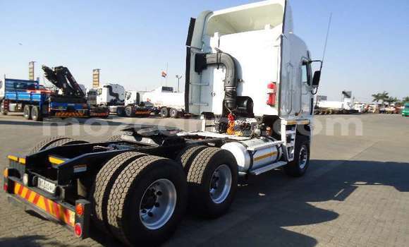 Buy Used Caterpillar 120 White Truck in Maputo in Maputo Buy Used Caterpillar 120 White Truck in Maputo in Maputo