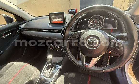 Nunua Ilio tumika Mazda Demio Nyeupe Gari ndani ya Maputo nchini Maputo Nunua Ilio tumika Mazda Demio Nyeupe Gari ndani ya Maputo nchini Maputo