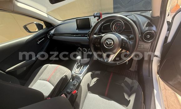 Nunua Ilio tumika Mazda Demio Nyeupe Gari ndani ya Maputo nchini Maputo Nunua Ilio tumika Mazda Demio Nyeupe Gari ndani ya Maputo nchini Maputo