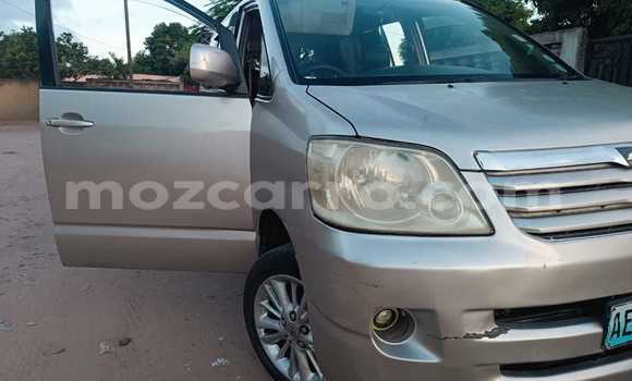 Comprar Usado Toyota Noah De outros Carro em Maputo em Maputo Comprar Usado Toyota Noah De outros Carro em Maputo em Maputo