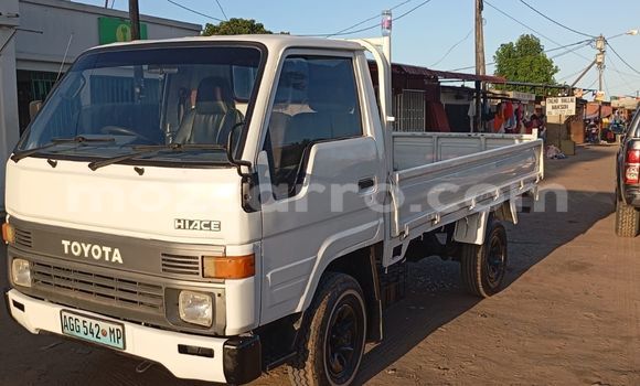 Nunua Ilio tumika Toyota Dyna Nyeupe Gari ndani ya Maputo nchini Maputo