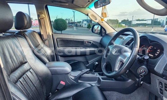 Comprar Usado Toyota Hilux Branco Carro em Maputo em Maputo Comprar Usado Toyota Hilux Branco Carro em Maputo em Maputo