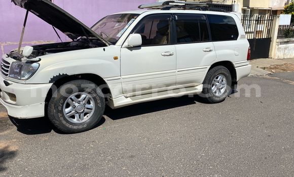 Comprar Usado Toyota Land Cruiser Branco Carro em Maputo em Maputo