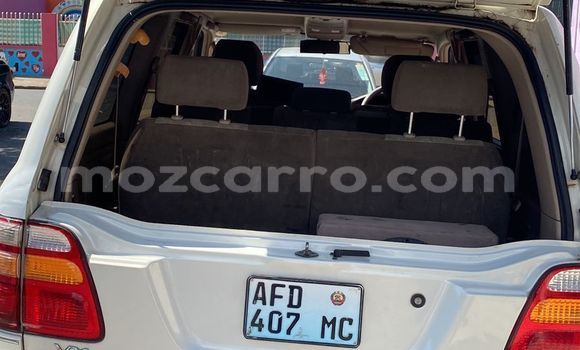 Buy Used Toyota Land Cruiser White Car in Maputo in Maputo Buy Used Toyota Land Cruiser White Car in Maputo in Maputo