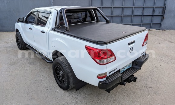 Nunua Ilio tumika Mazda BT-50 Nyeupe Gari ndani ya Maputo nchini Maputo Nunua Ilio tumika Mazda BT-50 Nyeupe Gari ndani ya Maputo nchini Maputo